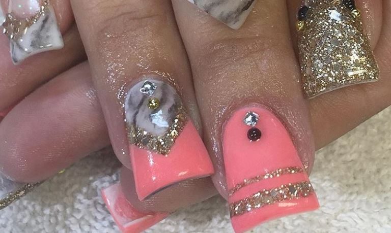 uñas_acampanadas