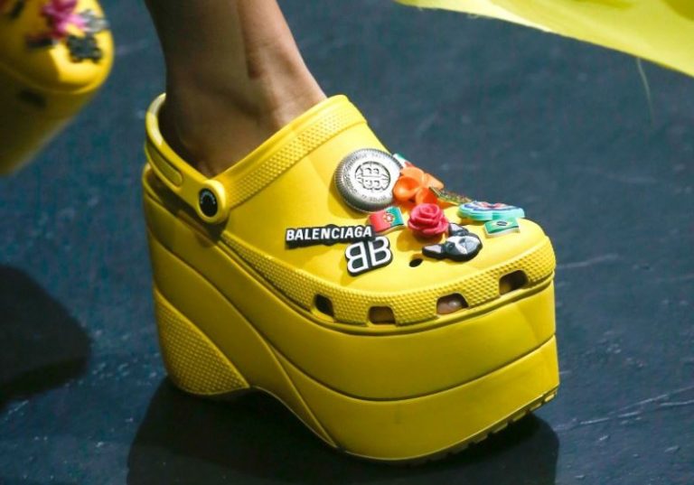 balenciaga crocs