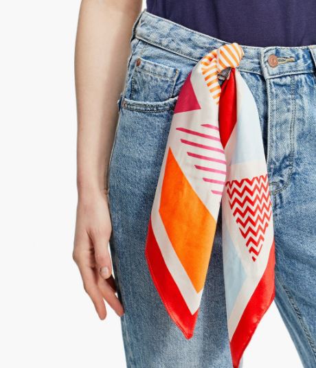 pañuelo geometrico stradivarius