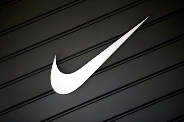 Nike cierra tiendas