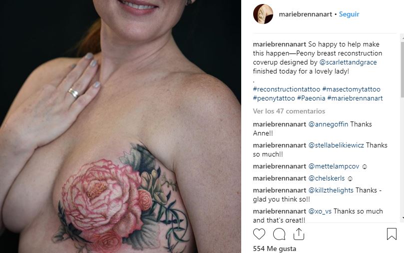 Pequeños tatuajes para cubrir mastectomías que inspiran en gran medida