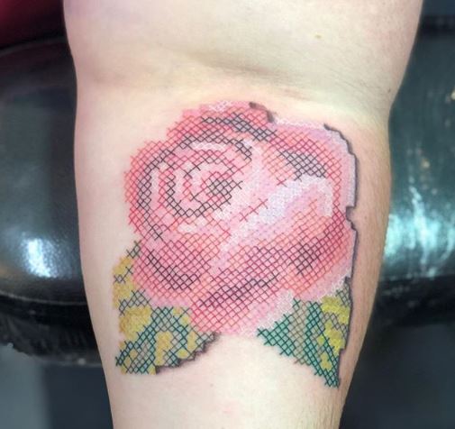 tatuajes que parecen bordados
