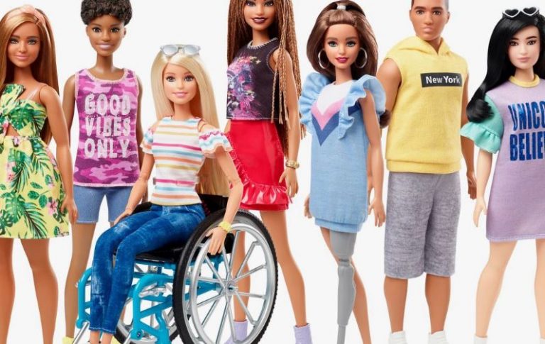 Barbie en silla de ruedas