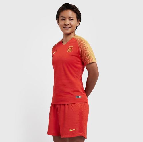 equipaciones de fútbol femenino