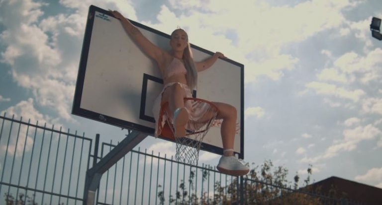 Lola Bunny
