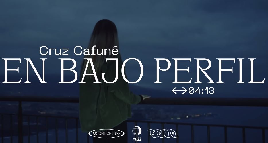 en bajo perfil de cruz cafune