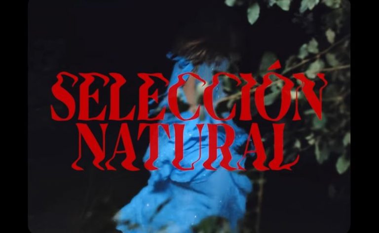 selección natural de chica sobresalto