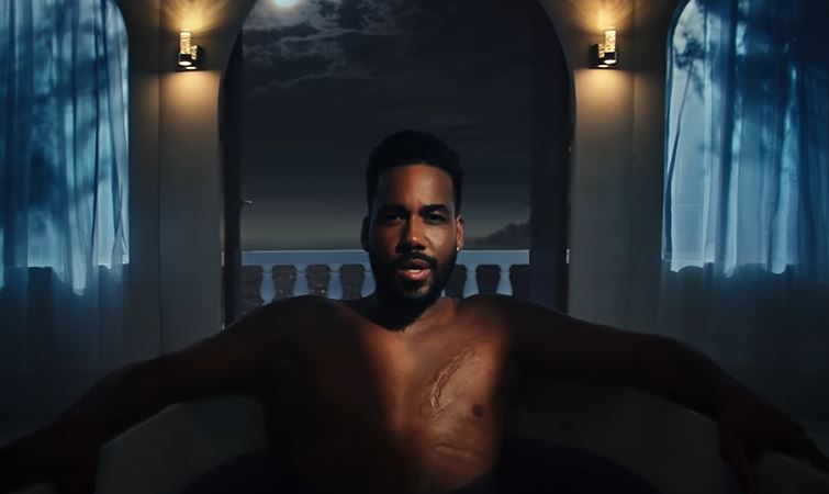 sus huellas de romeo santos