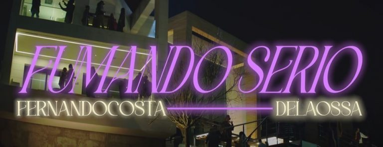 Fumando serio de Fernando Costa
