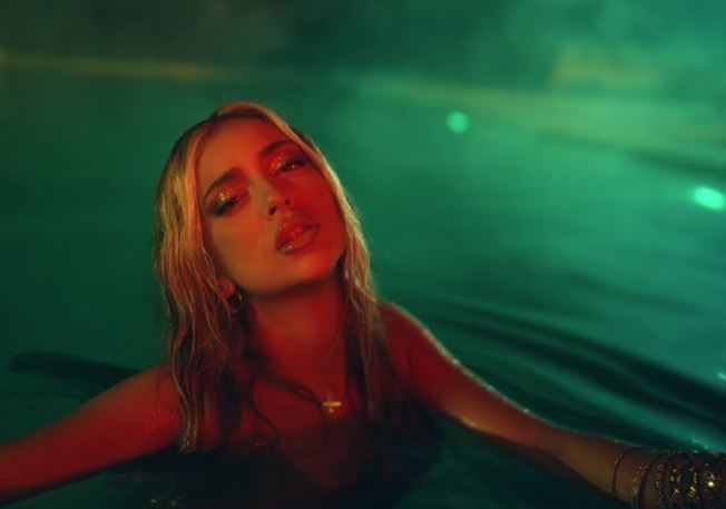 mezzanote de ana mena