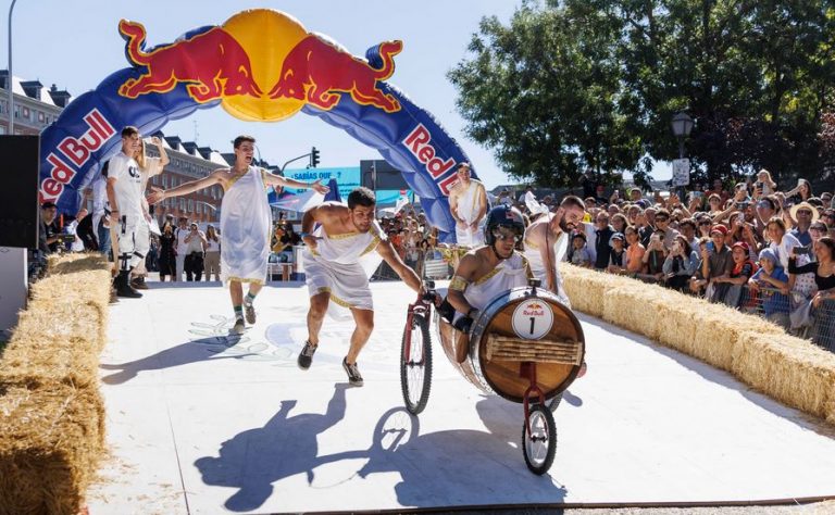 Red Bull Autos Locos