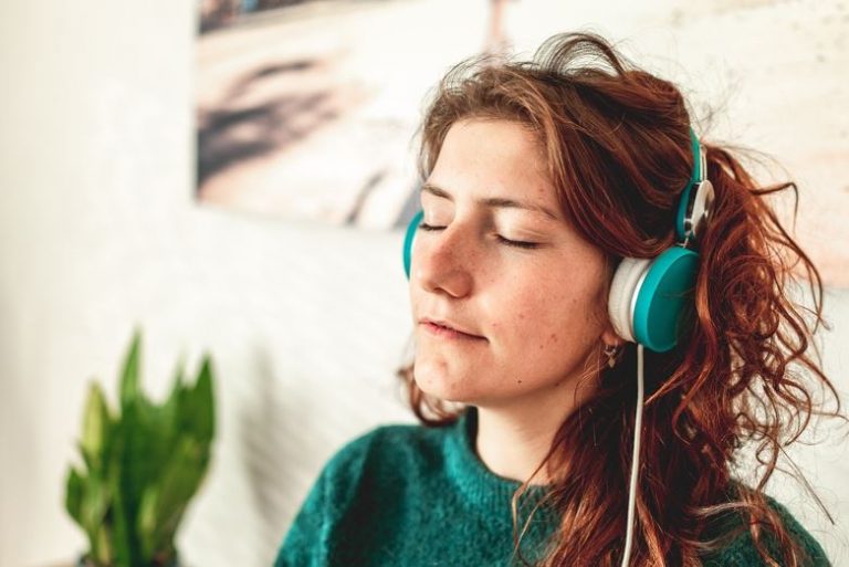 escuchar musica en español